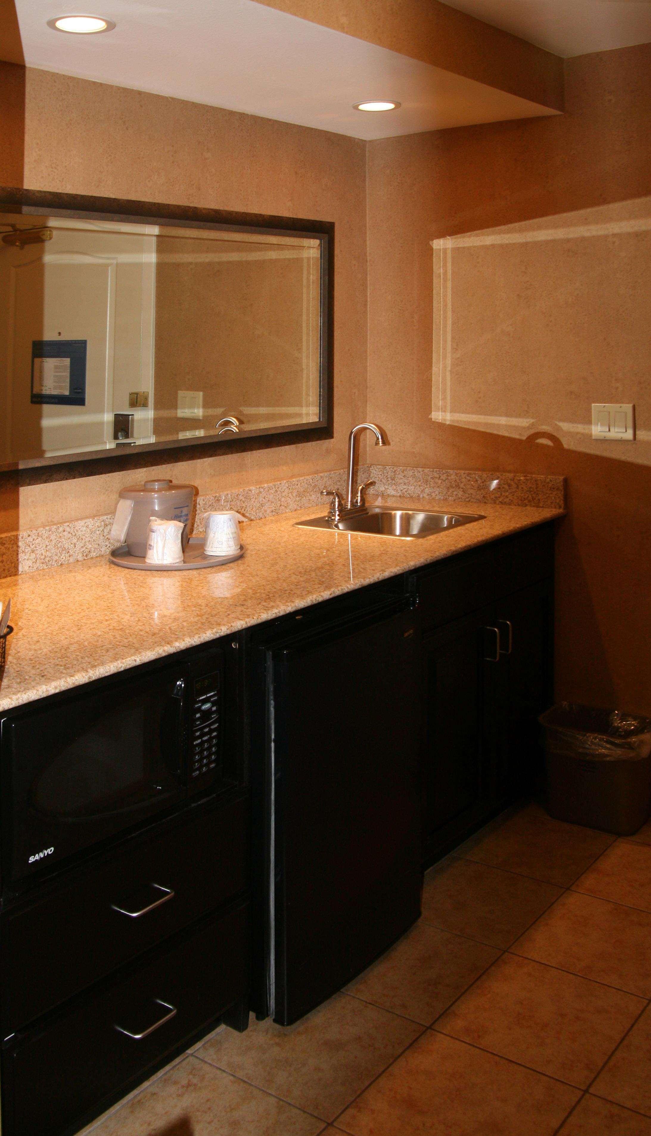 Hampton Inn And Suites Barstow Bilik gambar